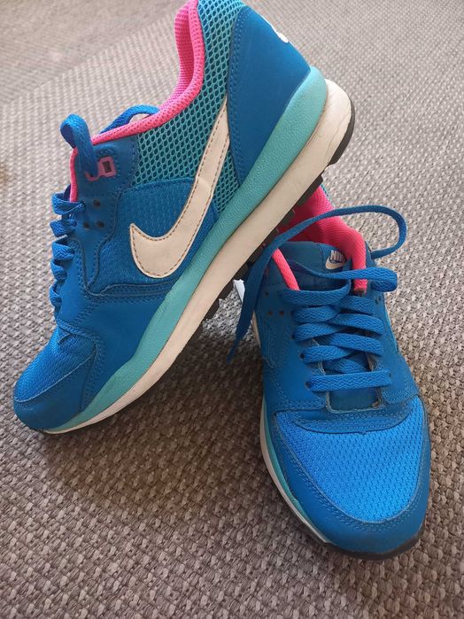 Маратонки Nike 38