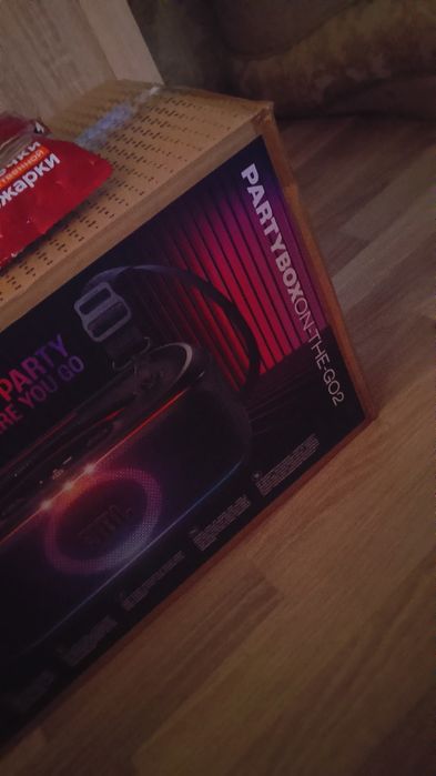 Колонка JBL party box on THE GO 2