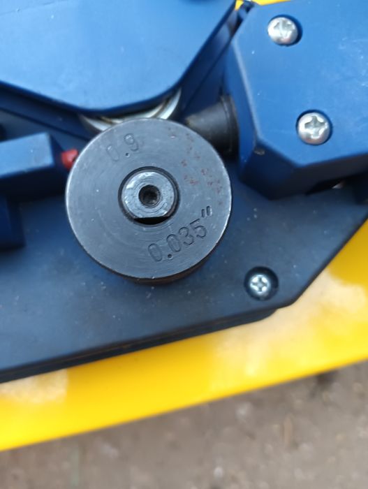 Aparat de sudura cu sarma