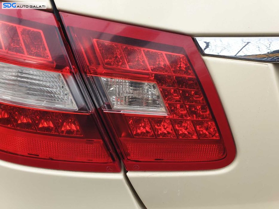 Stop Lampa Tripla Stanga de pe Hayon Haion Portbagaj Mercedes Clasa E Class W212 2009 - 2012 [C3295]