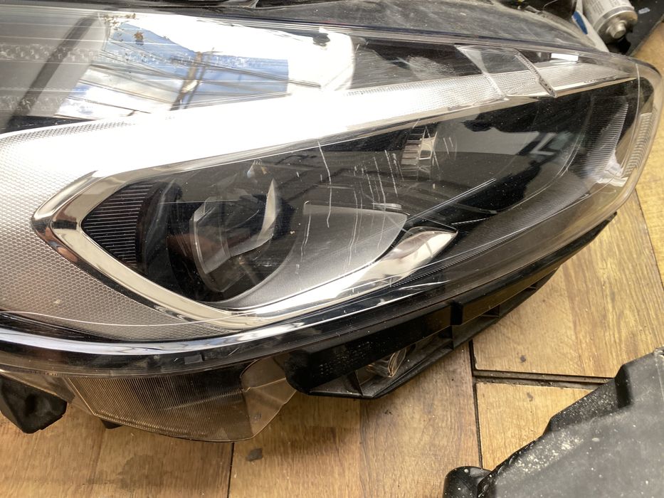 Far Ford S-Max 2 2015 - 2023 faruri dreapta stanga