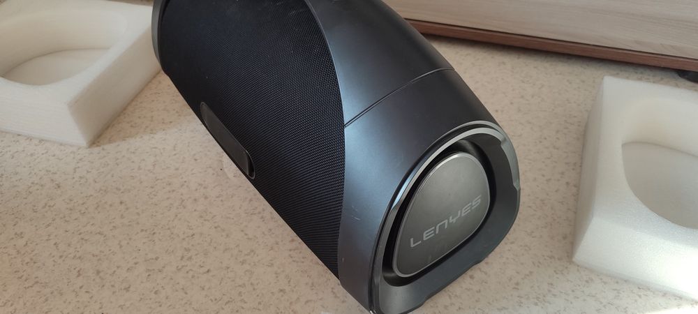 Колонка  LENYES в идеальном состоянии