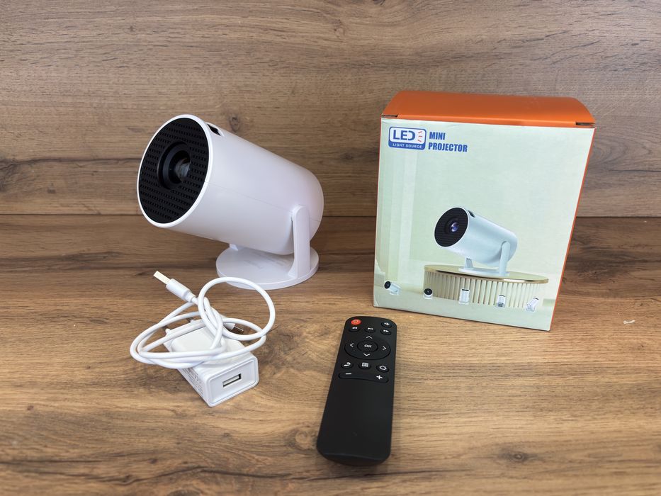 Продам проектор HY-300