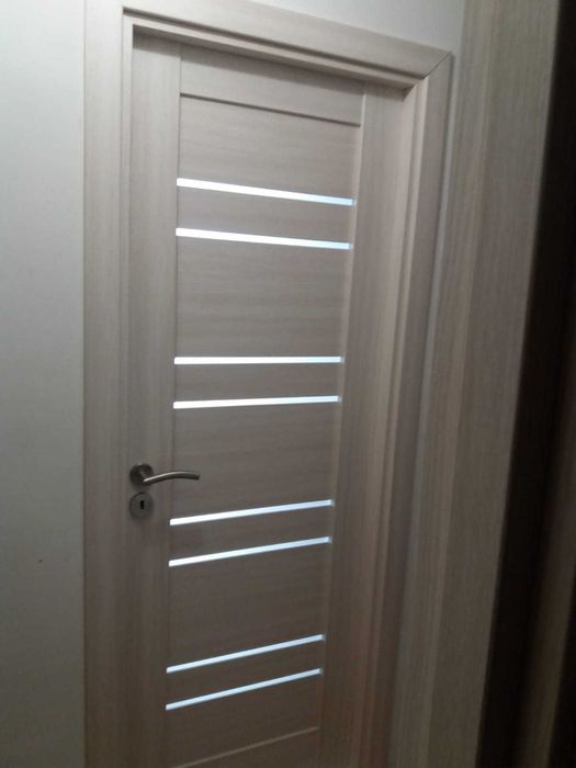 Montez uși de apartament interior și exterior tâmplărie PVC/Aluminiu