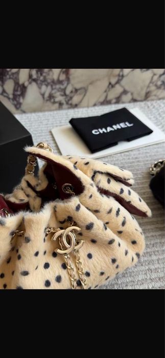 Чанта Chanel 25 пухена