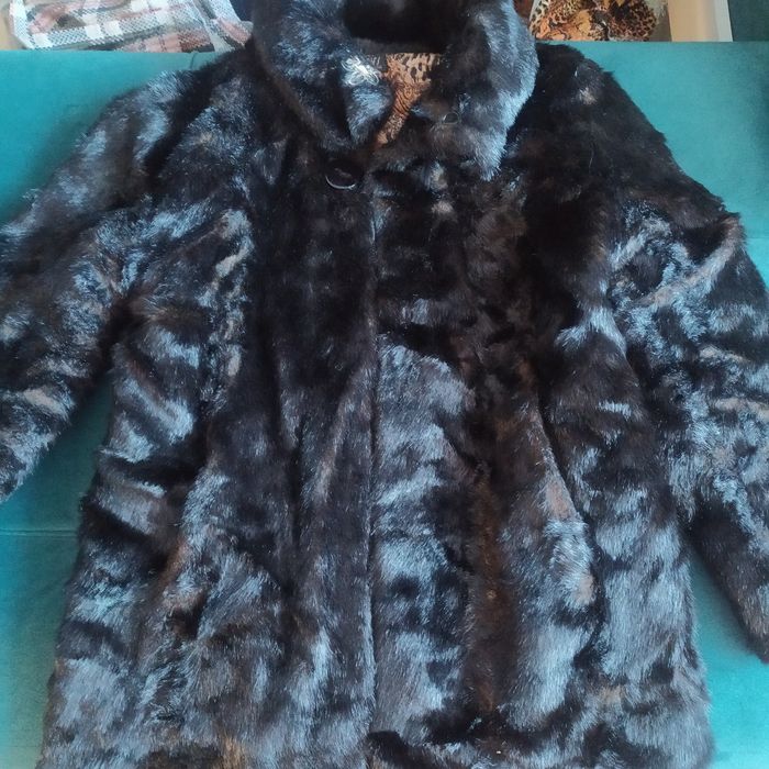 Продам полушубок тёплую