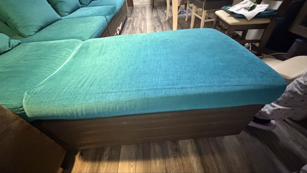 Диван състоящ се от три модула - троен и двоен диван + табуретка