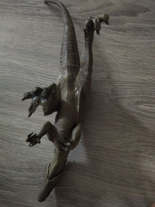 Индоминус Рекс игрушка