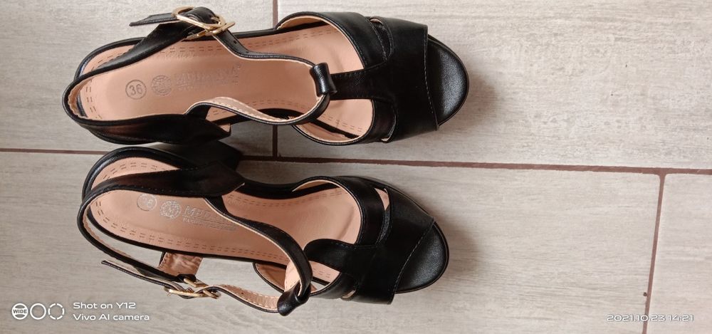 Новые  босоножки