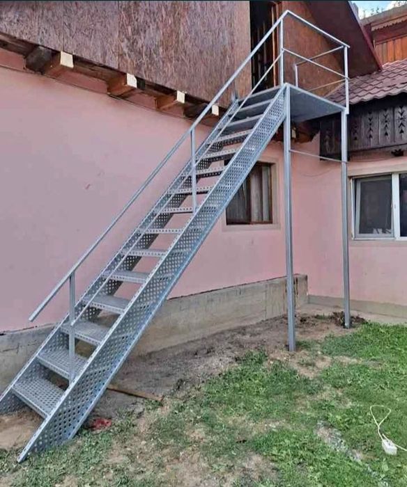 Vând scari zincate exterioare și interioare galvanizate cel mai bun pr