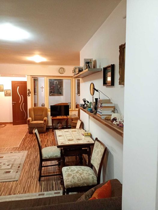 Inchiriere apartament 3 camere Floresti