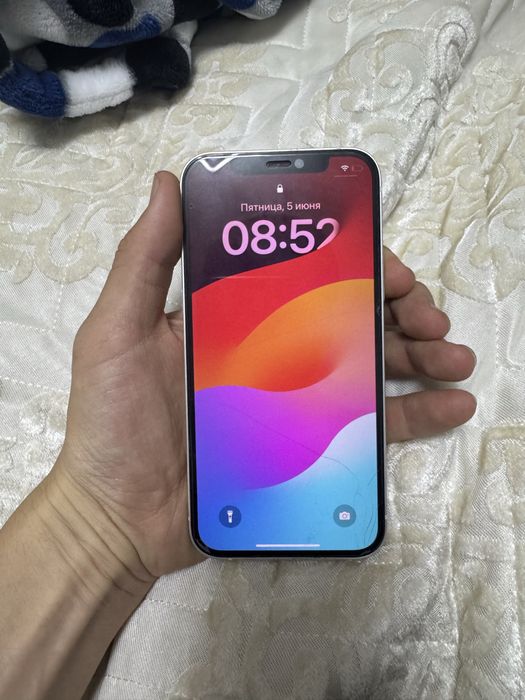 IPhone 12 белый