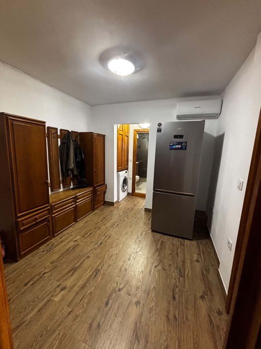 inchirez apartament zona piata mare