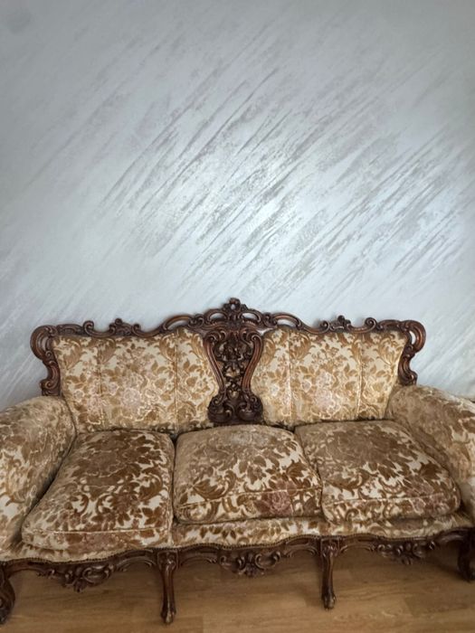 Canapea stil baroc