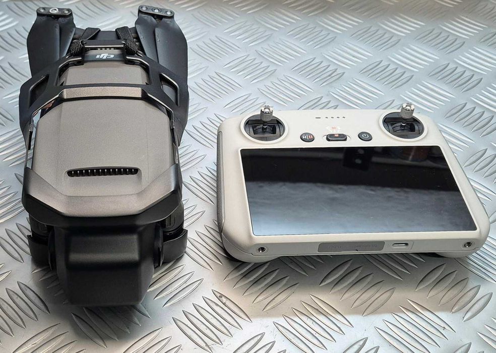 DJI Mavic 3 Classic + DJI RC (Smart Controller)
