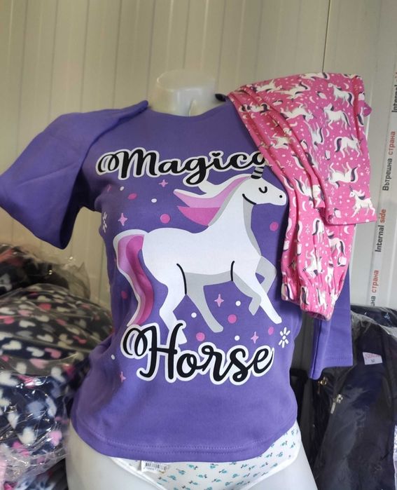 Детска пижама от памучна материя