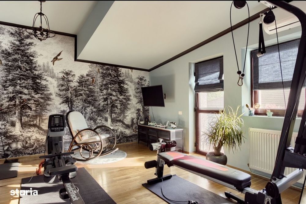 Casa spatioasa, in Parneava