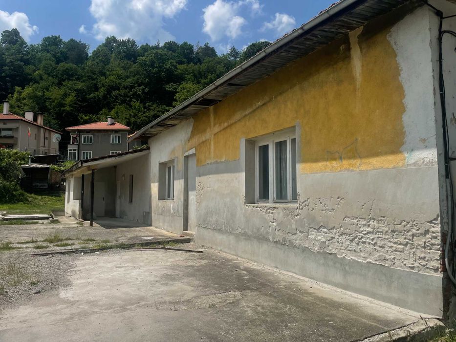 Продава се Промишлена сграда в Габрово, Център - 297 кв.м за 352 €/кв.м - Снимка #1