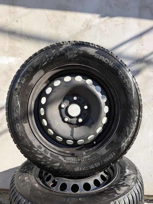 Jante cu anvelope NOI iarnă VW 195/65 R15 Nokian Snowproof 2