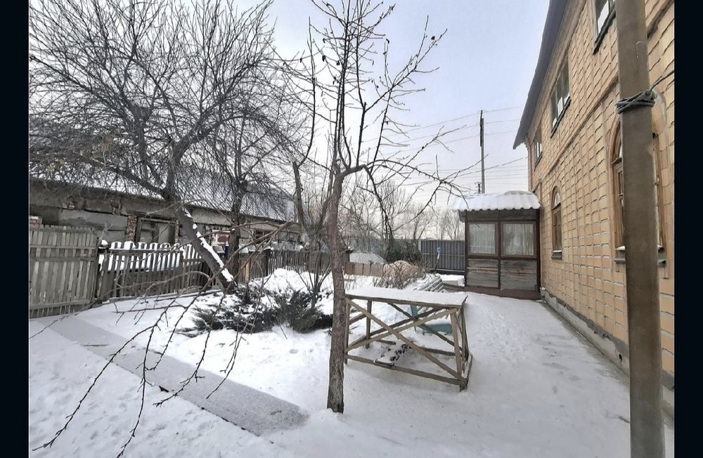 Продам двухэтажный дом