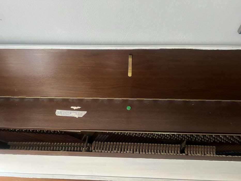 Продавам Пиано Ronisch