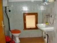 Отдавам под наем етаж от къща във Велинград – 100 кв.м, 4 стаи