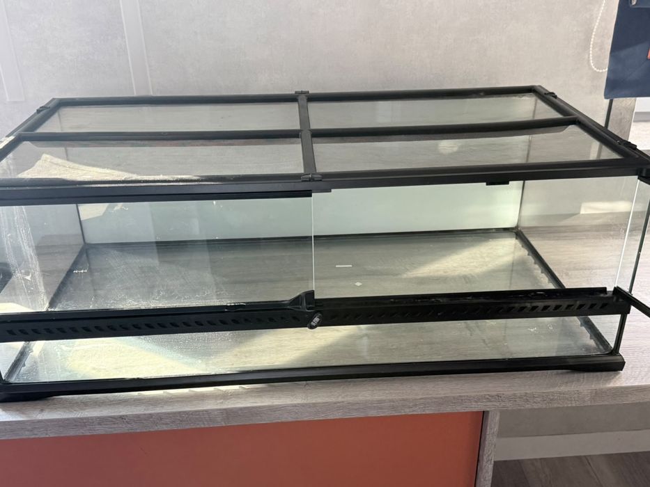 Продам террариум 90*45*32