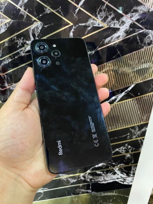 В продаже Redmi 12.