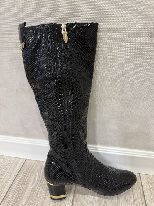 Продам сапоги в отличном состии!!!