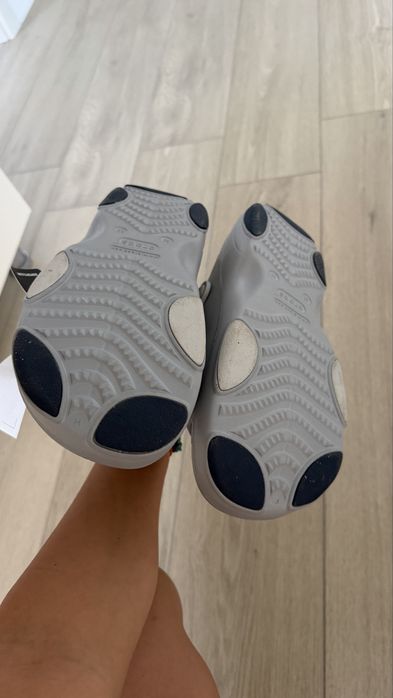 Crocs incaltaminte  confortabila si durabili