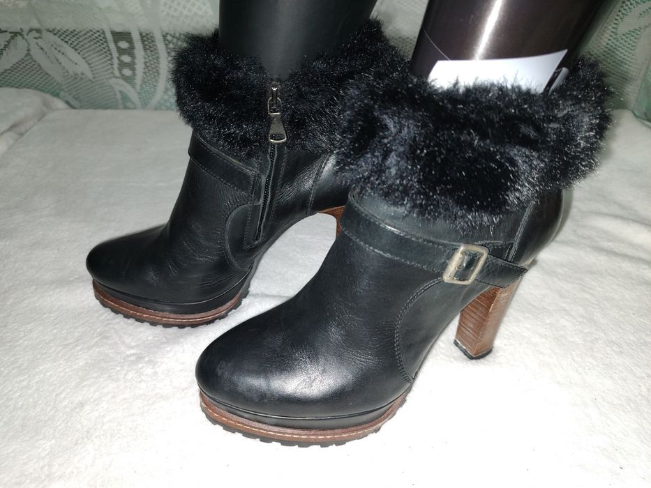 BOTINE de damă,din piele naturală,calitate italiană.