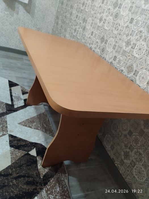 Стол  б/у размер 140×75.
