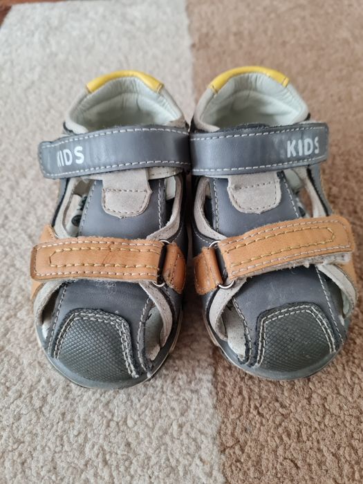 Продам детскую обувь,разное.