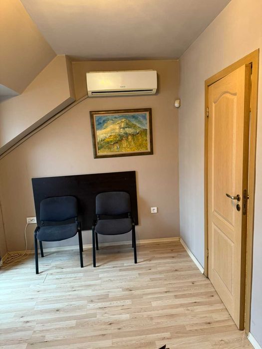 Дава се под наем Офис в Пловдив, Център - 93 кв.м за 697.17 € - Снимка #6