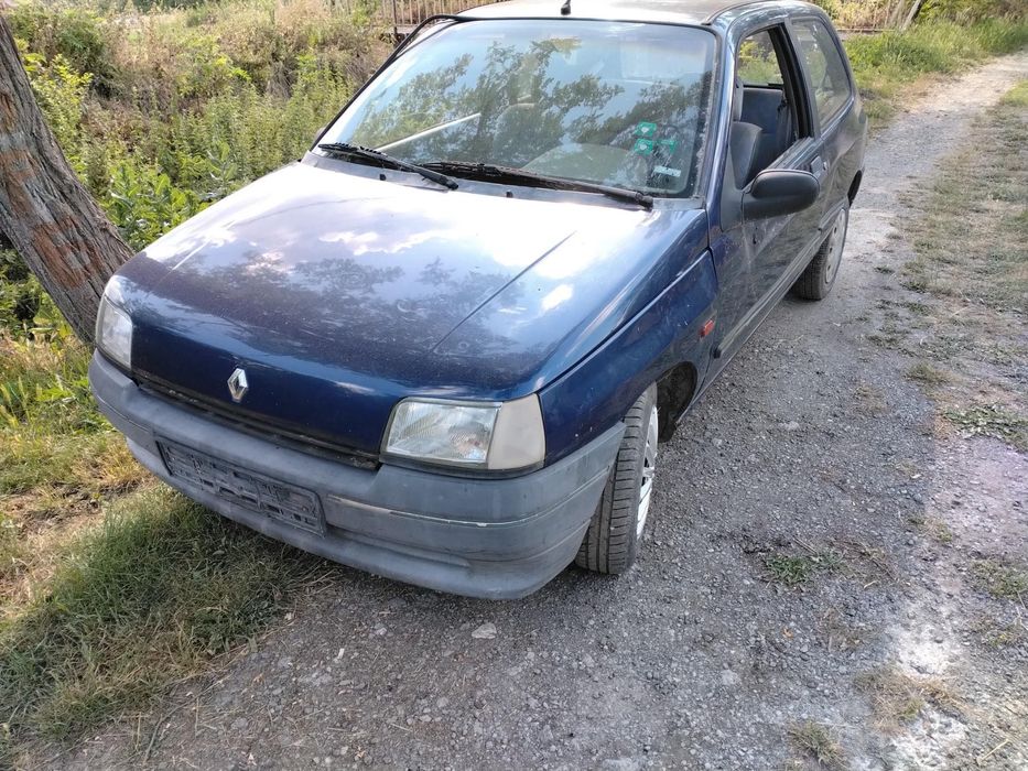 Renault Clio на части