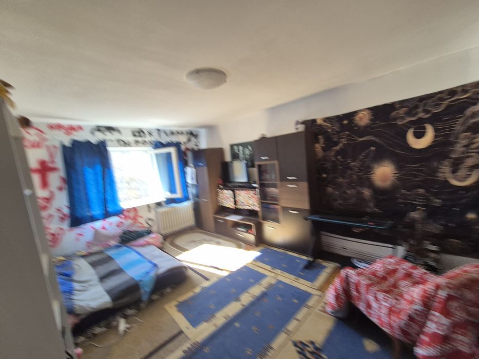 Apartament 4 camere, str. Bucuresti!