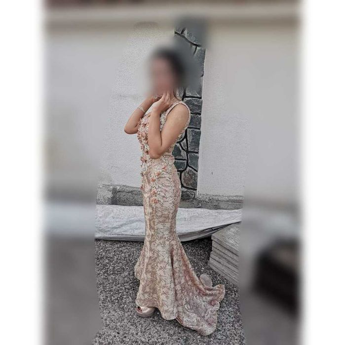 Продавам бална рокля