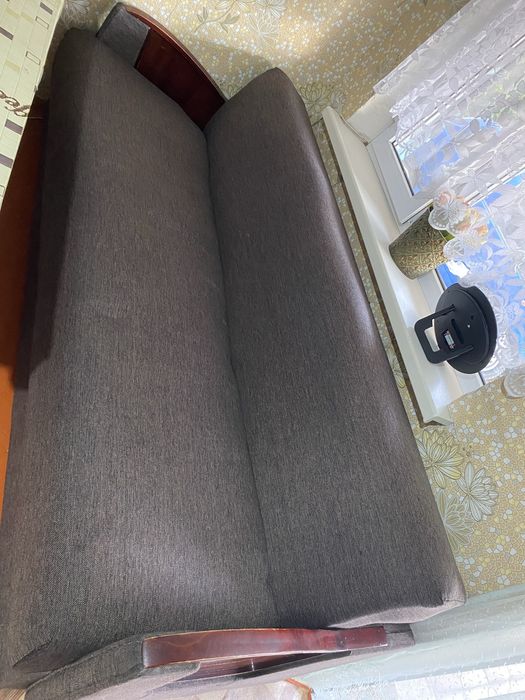 Продам диван раскладной.