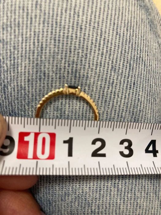 Inel elegant cu pietre  mpentru femei, aur 9k . Mărimea 20