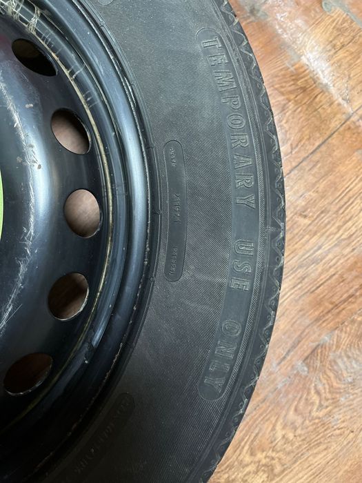 Запасное колесо от машины