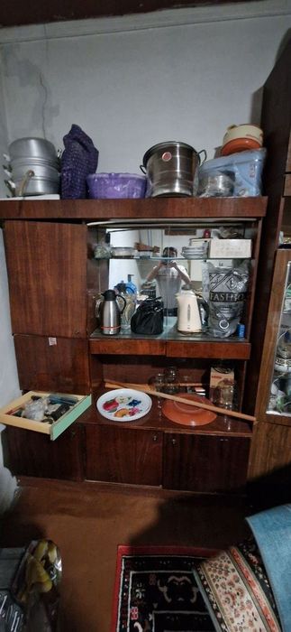 Сотилади стенка дивана совга комлект