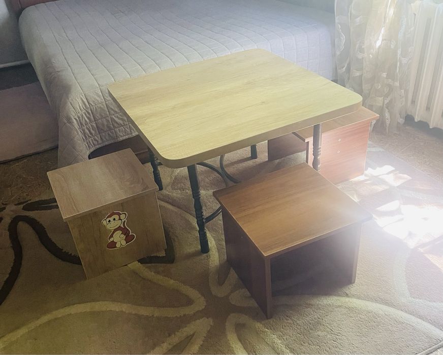 Детский столик/стулья