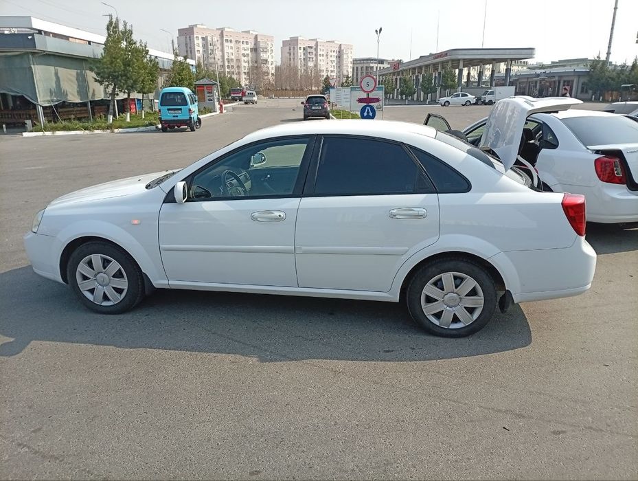 Продаётся Ласетти 1.8