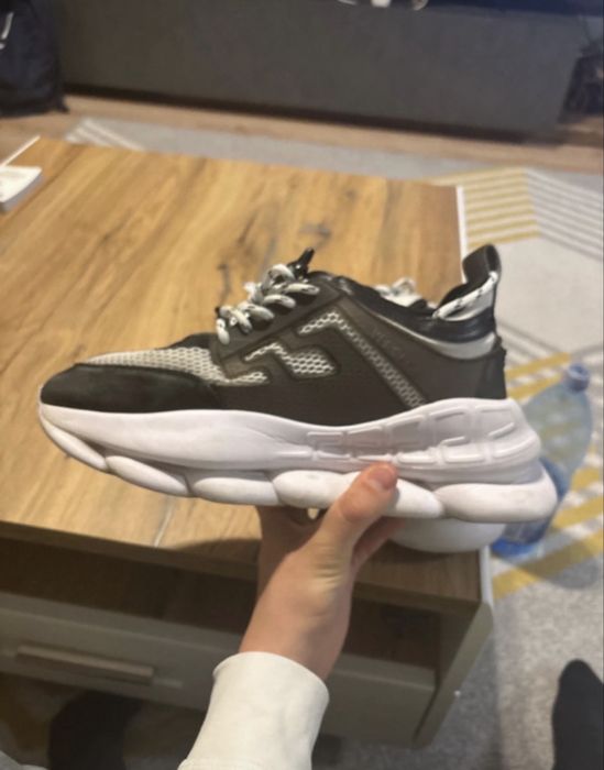 versace chain reaction