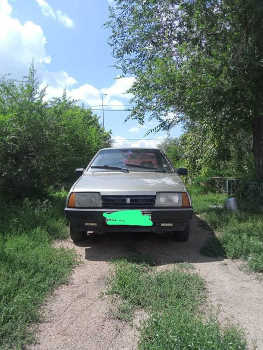 Продаю машину нива 21099