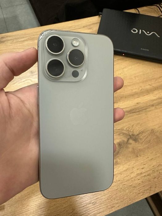 Iphone 15 pro karopka dakumenti bor