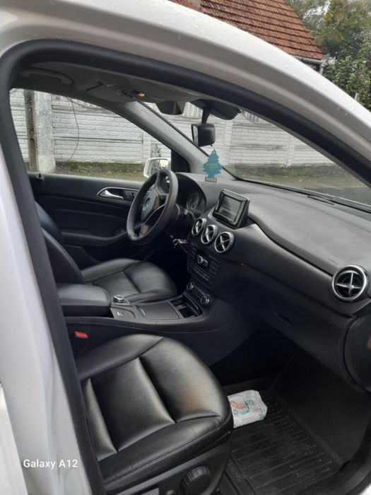 Vând Mercedes  impecabil