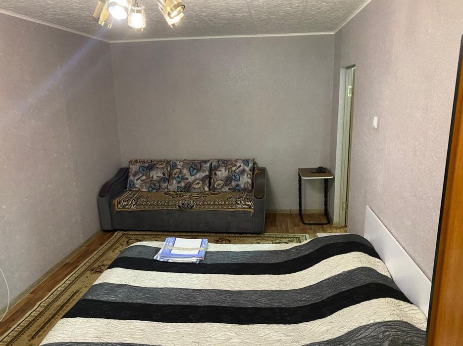 Маметова д.21. Уг. Тулебаева .1 комнатная посуточно.