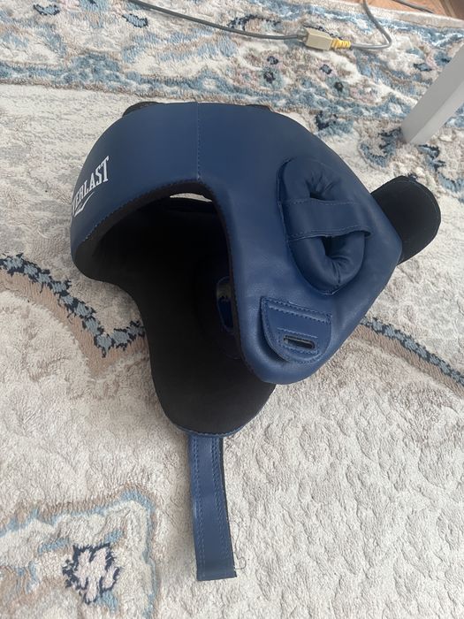 продам боксерский шлем