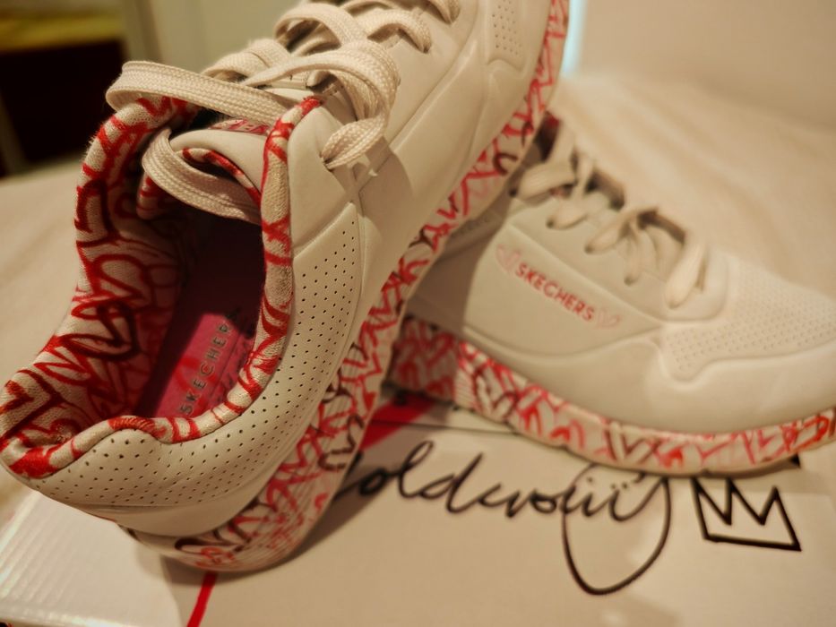 Adidasi sketchers marimea 35